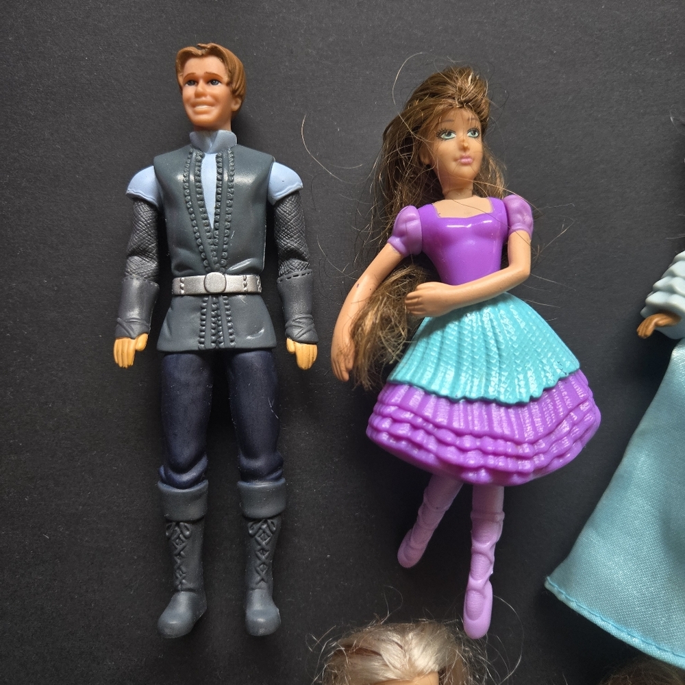 Mcdonald's Magic Of Pegasus 2005 & My Scene 2004 Barbie Dolls - Picture 4 of 7